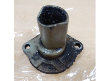 Suzuki 6HP 2Stroke Under Oil Seal Housing (11431-98502)