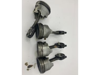 Set of 4x USED Piston 3937758 can be used.. a few little small scrathes.. will give no problem