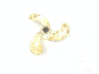 USED: Yamaha F4 / F5 propeller