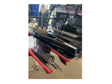 USED: Mercruiser Gen 2 gear housing complete 1:62